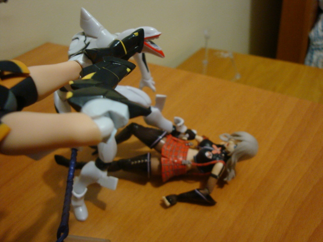 [Review] Bandai Tamashii Nations D-Arts - God Eater - Alisa  2wflipw