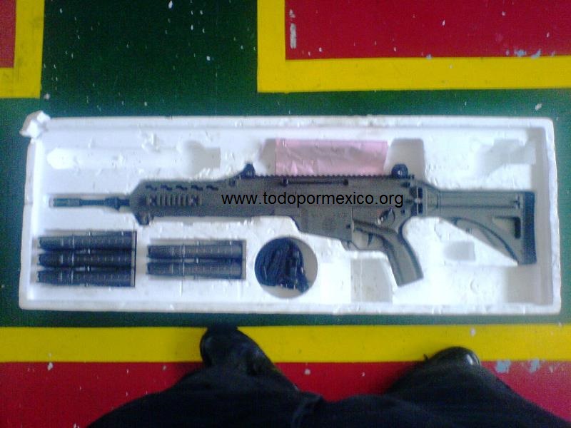 Fusil FX-05 Xiuhcoatl Mexicano - Página 17 Es271y