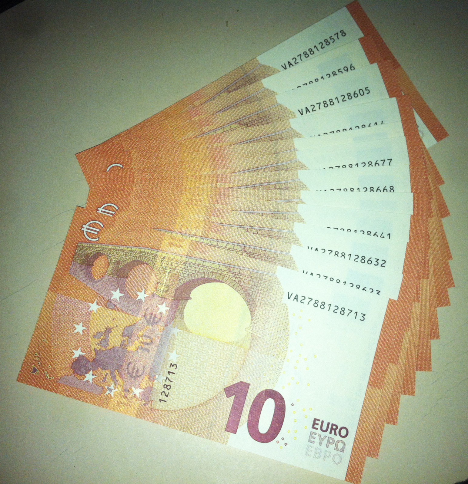 BILLETES DE EURO - Página 36 Ixwb6a