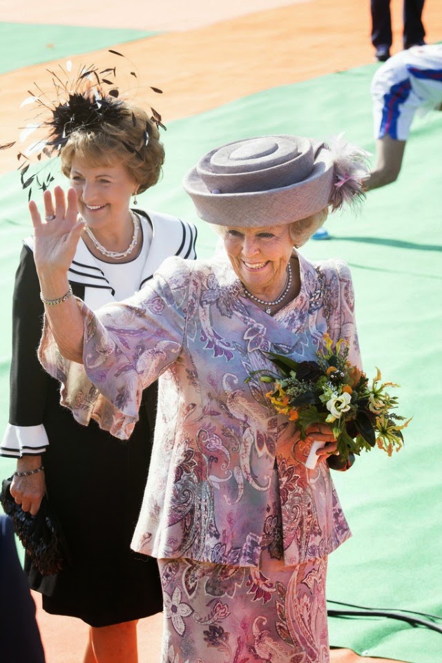 GUILLERMO Y MAXIMA, REYES DE HOLANDA Mkargy