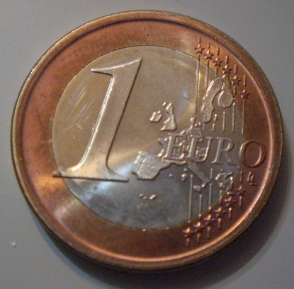 1 euro 2003 con aro exterior color cobre. 16iin87