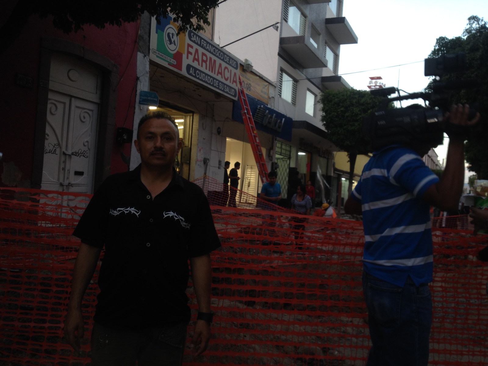 DESCUBREN TUNELES EN CALLE HERMANOS ALDAMA EN LEON GUANAJUATO 25-03-2014 256setv