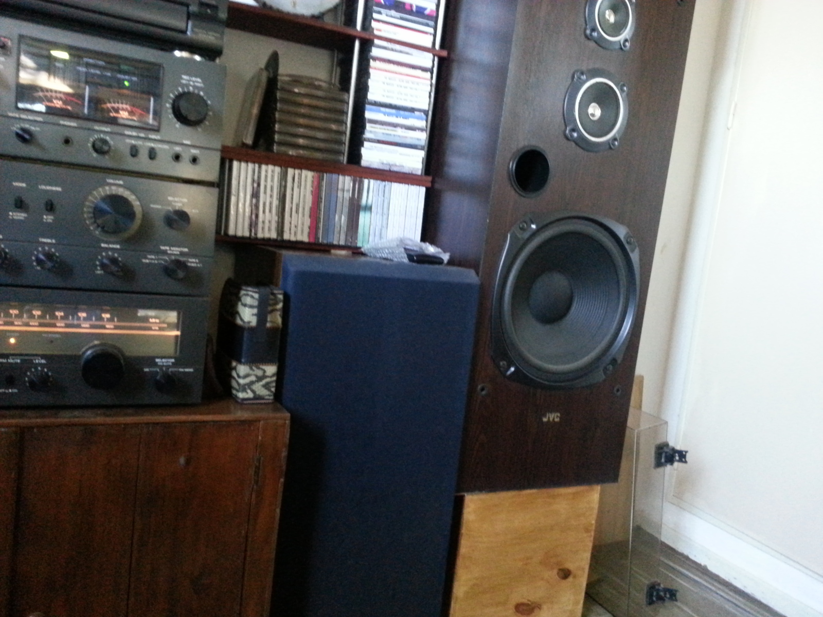 MI pequeña sala de audio . 2dhwb9j