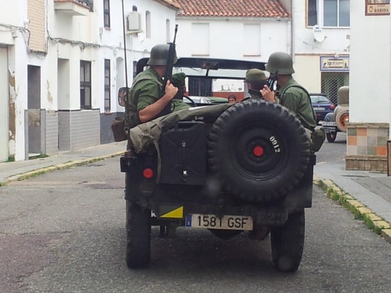 CONCENTRACIÓN DE VEHICULOS CLÁSICOS EN NERVA (HUELVA) 2e4dqf9