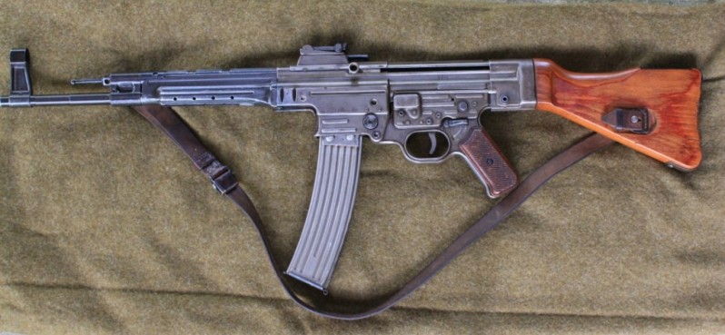 Les MKb 42H/W, MP43/1, MP43, MP44,STG44. Hsomm1