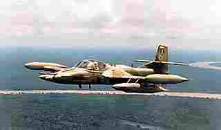 El Salvador despliega sus doce aviones A-37 B . 25sx7q9