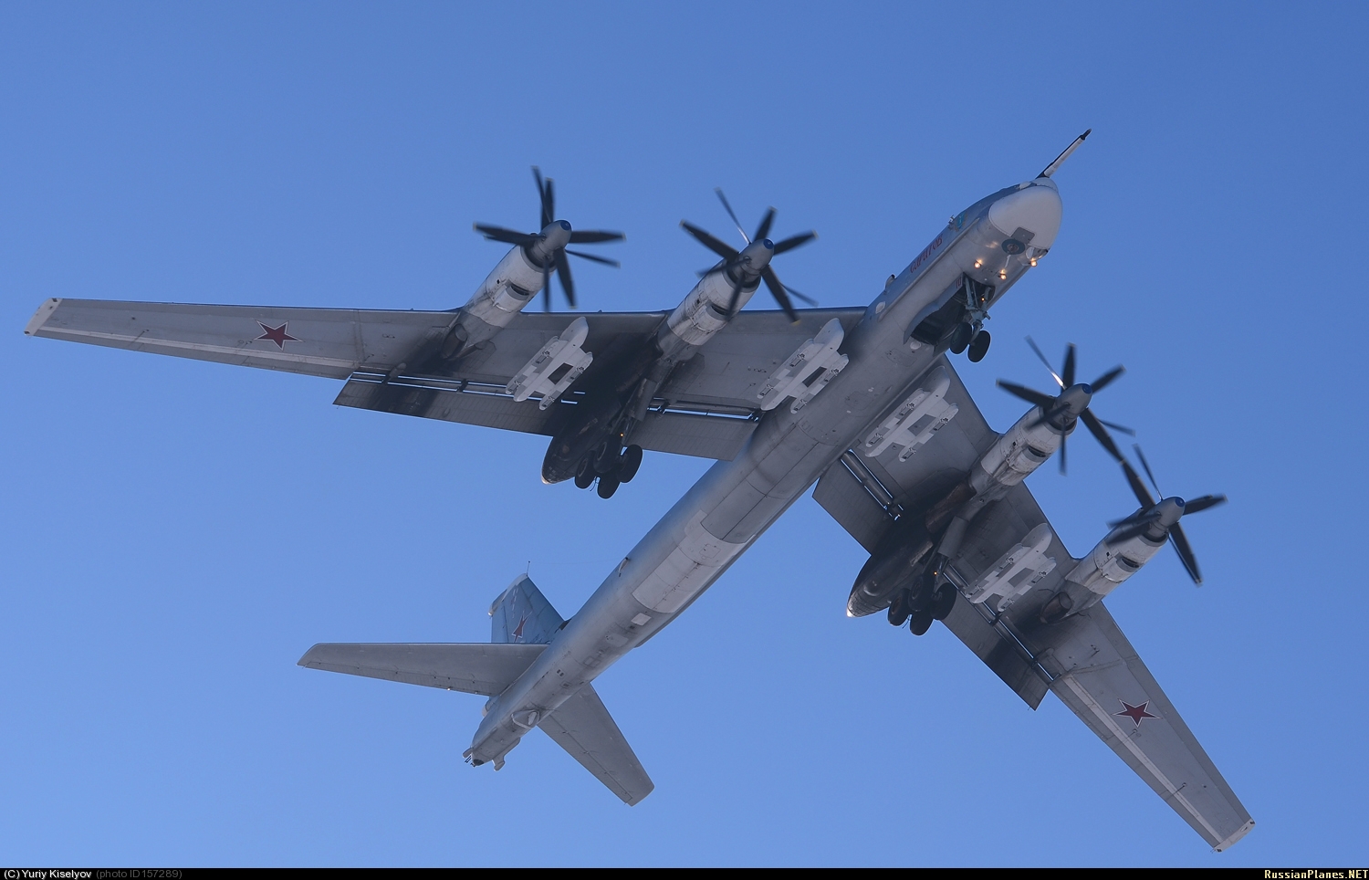 Tupolev Tu-95 y Tu-142  28t87j4