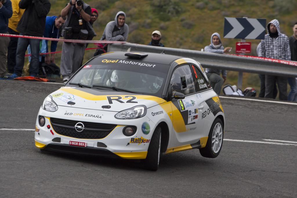  Red Opel Motorsport España: Esteban Vallin Opel Adam r2  2nq6xi