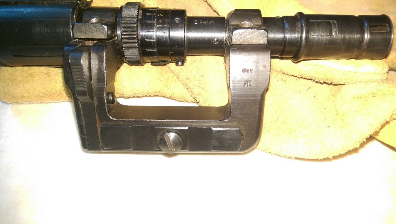 Identification ZF 41 Mq8lv