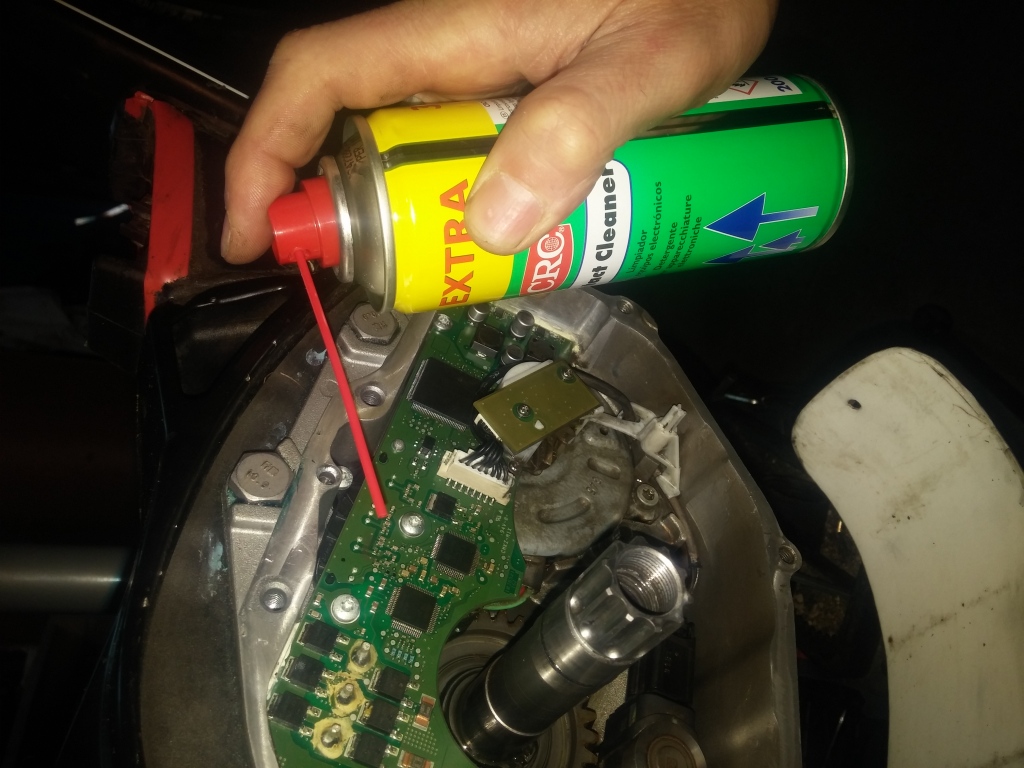 Despiece y mantenimiento motor Bosch Performance 2015 tutorial 13zmu04