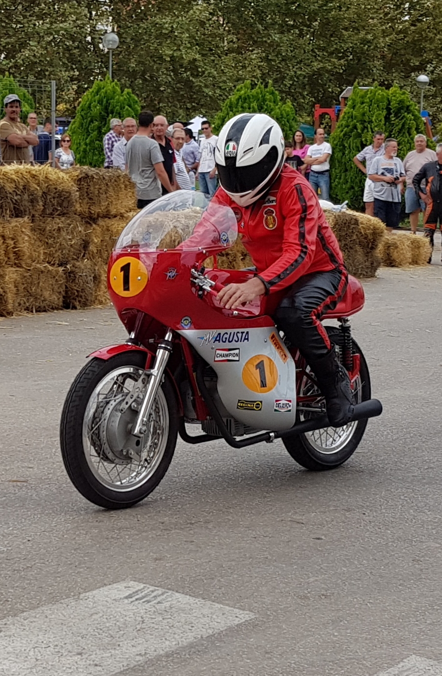 replica - MV Agusta 350 Bicilindrica réplica Agostini - Página 4 24y2wt4