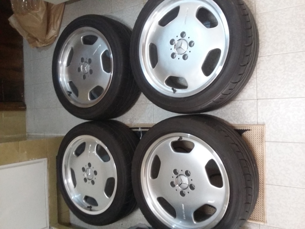 vendo Rodas aro 18 AMG C/Pneus dunlop $4. 500 30tlb2g