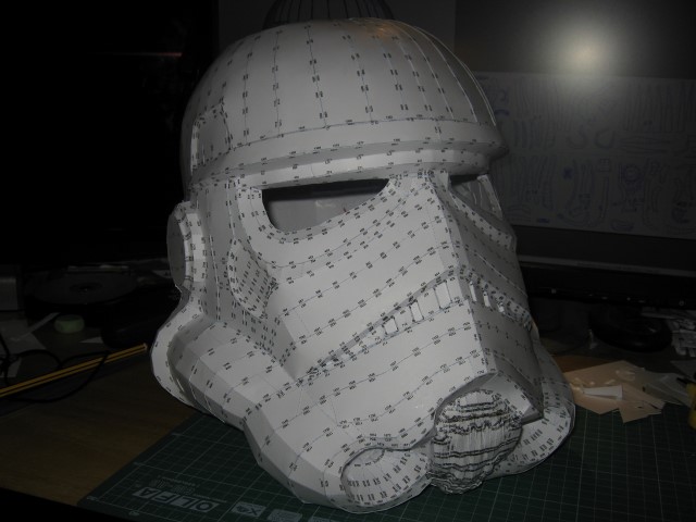 CONSTRUCCIÓN ARMADURA DE STORMTROOPER CON PEPAKURA DESDE CERO Orrm8j