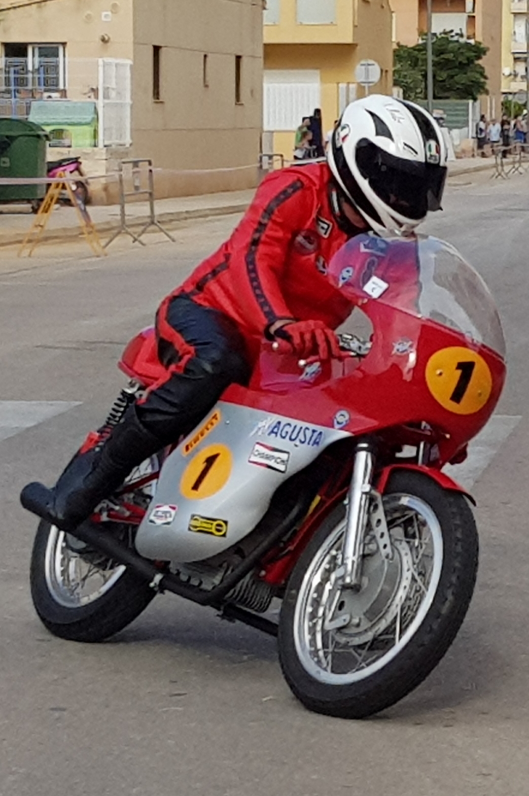 replica - MV Agusta 350 Bicilindrica réplica Agostini - Página 4 14t8nsg