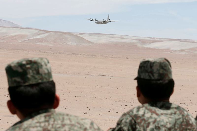 Fuerzas Armadas del Peru - Página 9 24xe4x2