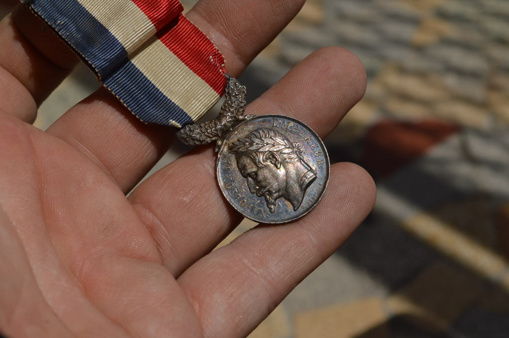 Médaille italienne AL valore militare attribuée et réduction de médaille 28t9url