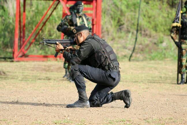 FAES del Ejército Bolivariano R7vvuo