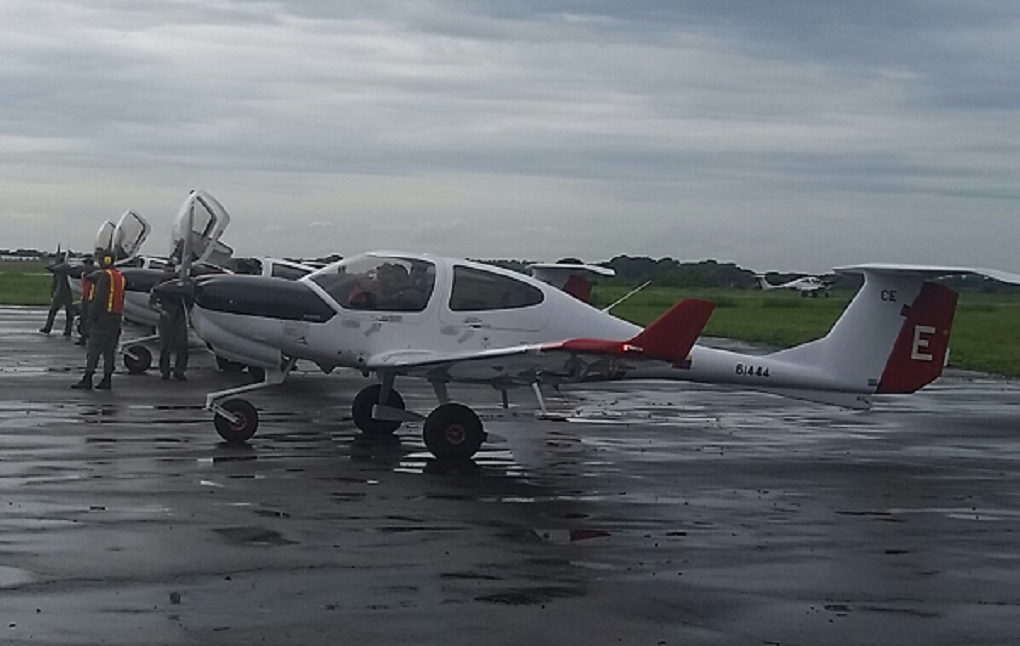 Aviones de Entrenamiento 14uj96c