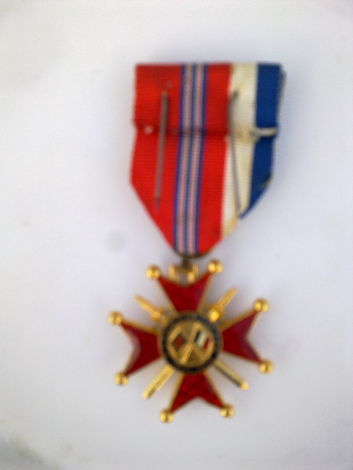 Identification médaille FRANCO-BRITANNIQUE de 1944 Wvojh4