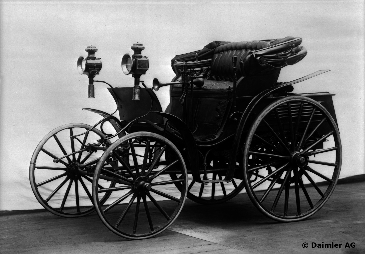 1 машина на свете. Первый автомобиль Бенца Victoria 1893.