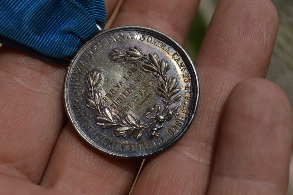 Médaille italienne AL valore militare attribuée et réduction de médaille 28khque