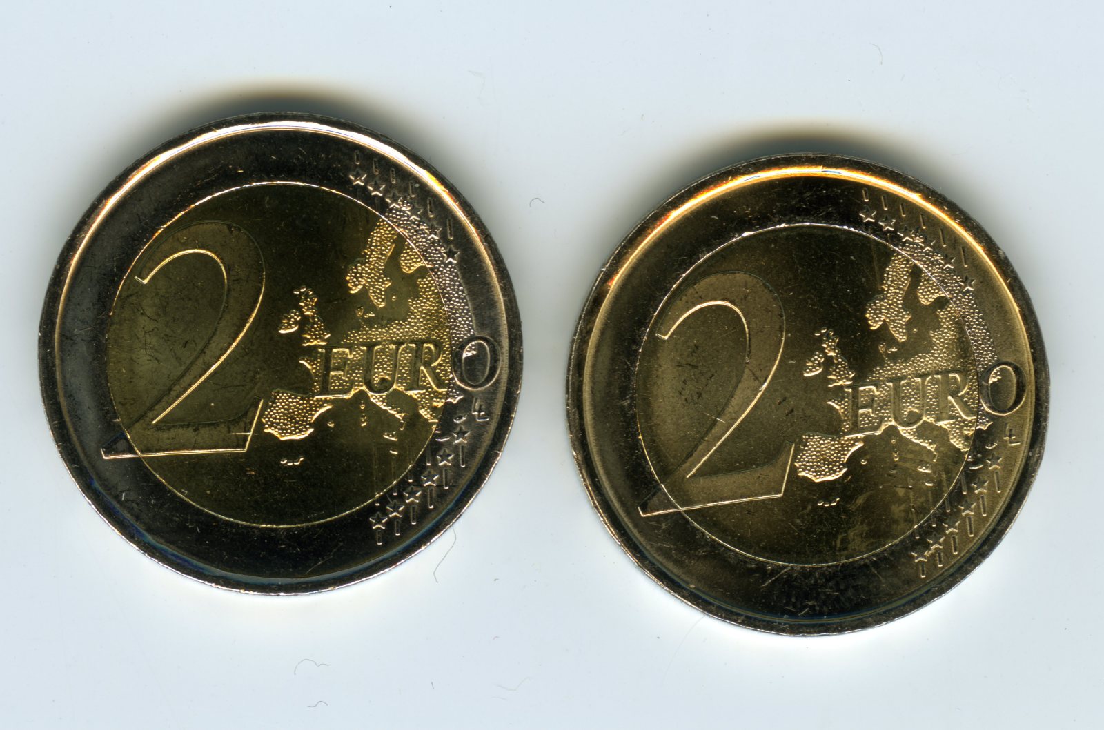 2 Euros 2009 España, ¿monometálicos, error de aleación? Wb2yqf