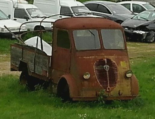 Camionnette Peugeot 2055j6u