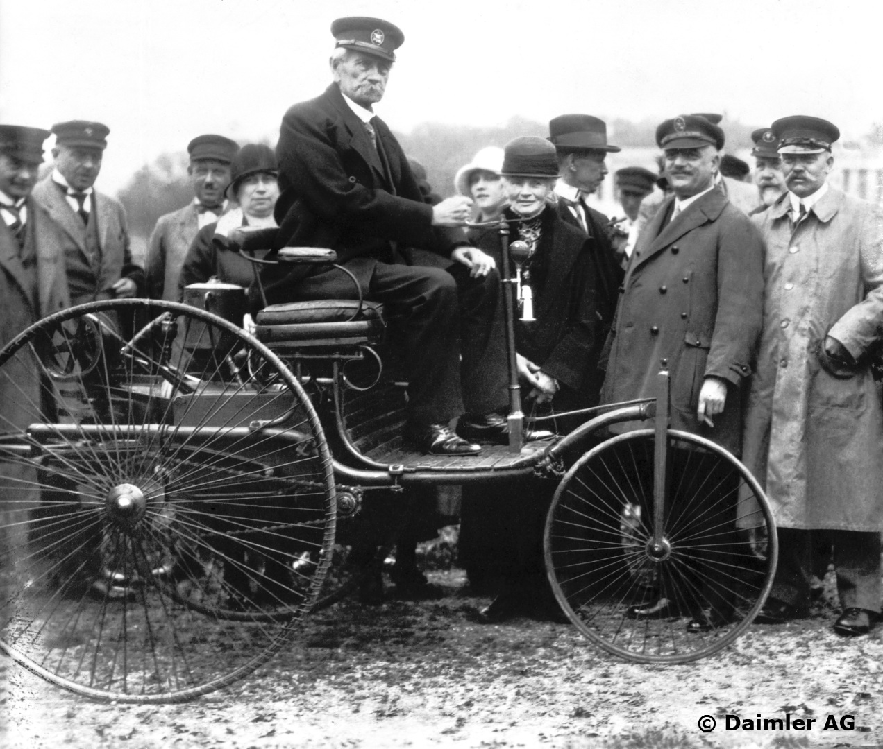 (BENZ): Ficha técnica Benz Patent Motor Car - 1886/1894 2nh3zpx