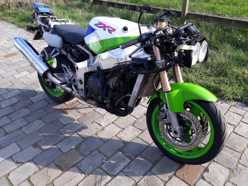 autocollant "kawasaki" pour ma zxr 750 J 1991 S3kgnp