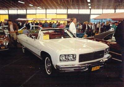      ( ) 1976_Chevrolet_Caprice_Classic_Convertible