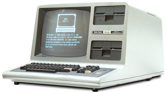 Les micro 8/16bit les plus beaux (esthétique/charisme) Trs80-iii