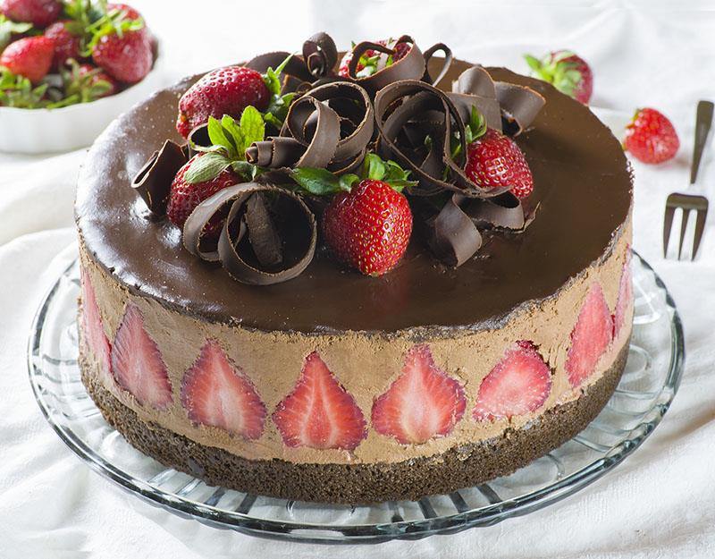I want to see... Strawberry-Chocolate-Cake-1