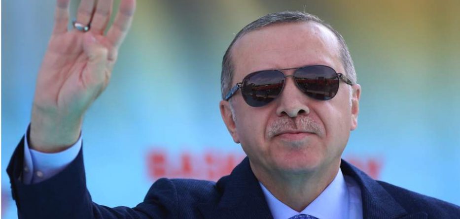 Kathimerini: Nacionalizmi shqiptar, bastioni i vetëm kundër ambicieve të Erdogan në Ballkan Erdogan_web-thumb-large-933x445