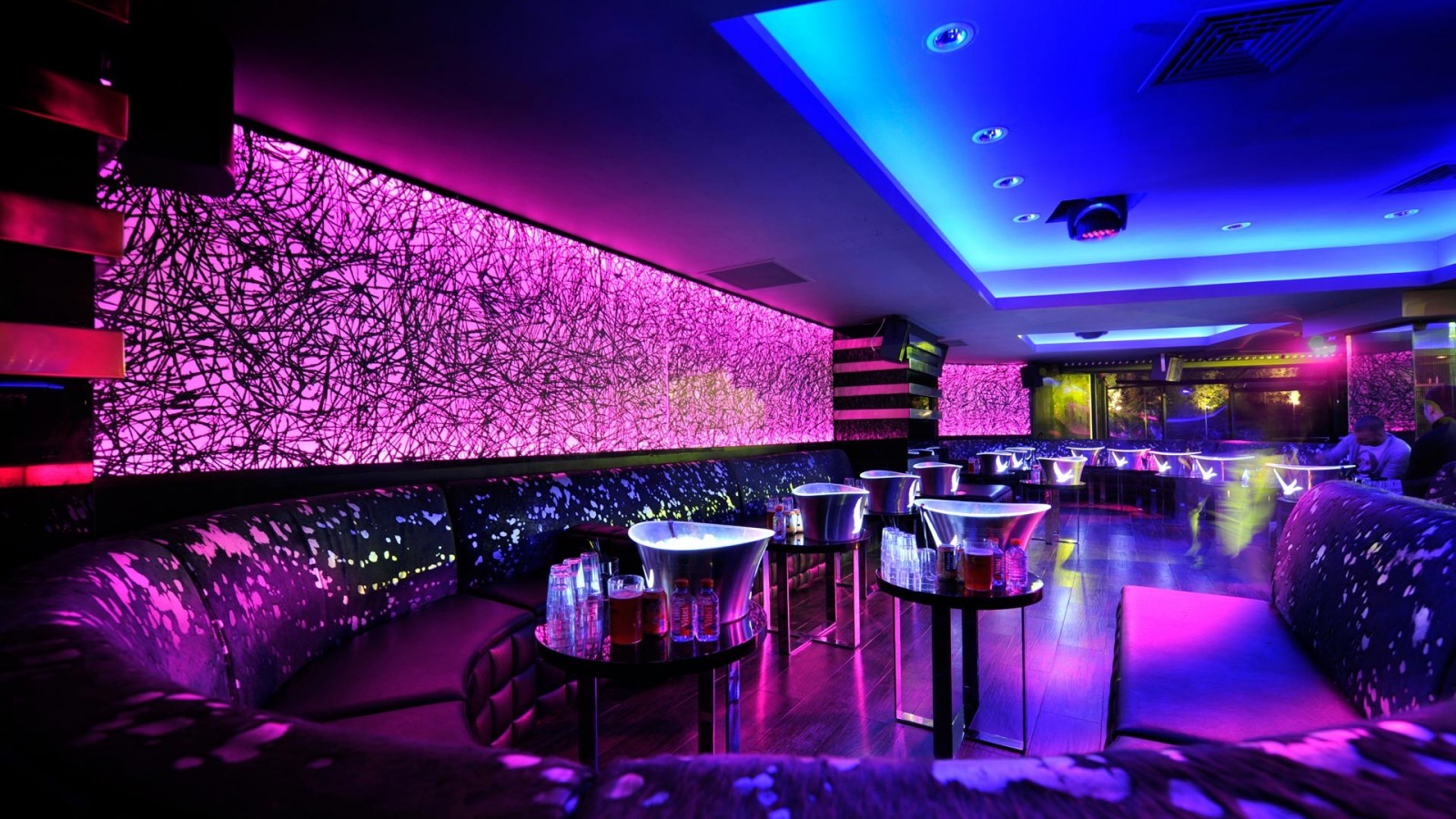 Una salida entre amigos - Página 3 Design_bar_lighting_night_club_neon_lights_by_chaoaangelmoon-d8kzo39