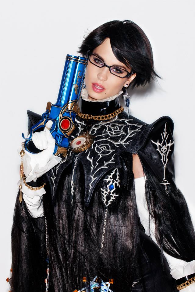 Trouver le cosplay - Page 9 Bayonetta-Playboy-Cosplay-5