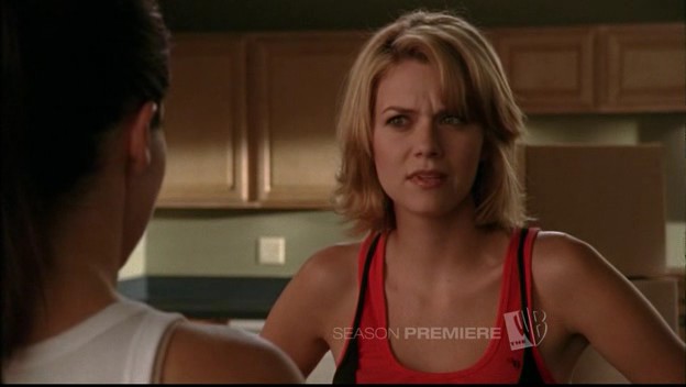 Hilarie Burton Caps301_052