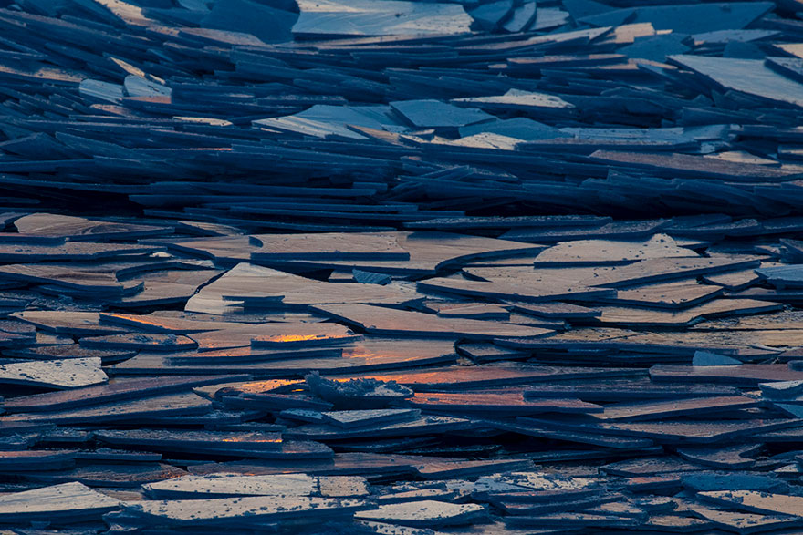 Khung cảnh băng tan kỳ lạ tại hồ Michigan của Mỹ Bang-gia-michigan-3