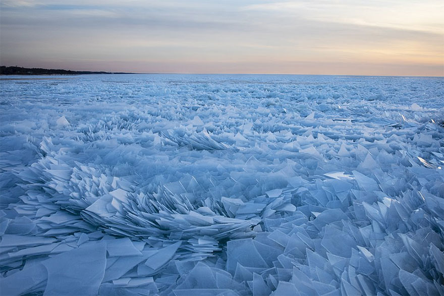 Khung cảnh băng tan kỳ lạ tại hồ Michigan của Mỹ Bang-gia-michigan-4