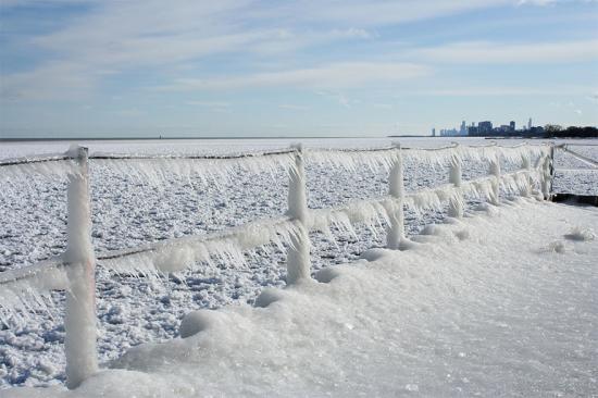 Khung cảnh băng tan kỳ lạ tại hồ Michigan của Mỹ Bang-gia-michigan-10