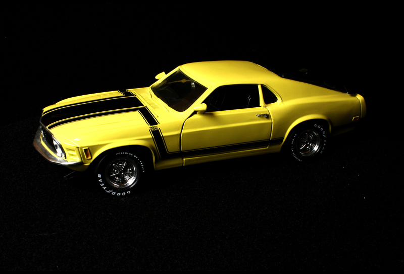 [1/18 de série] Ford Mustang Boss - AMERICAN MUSCLE Rot3d16