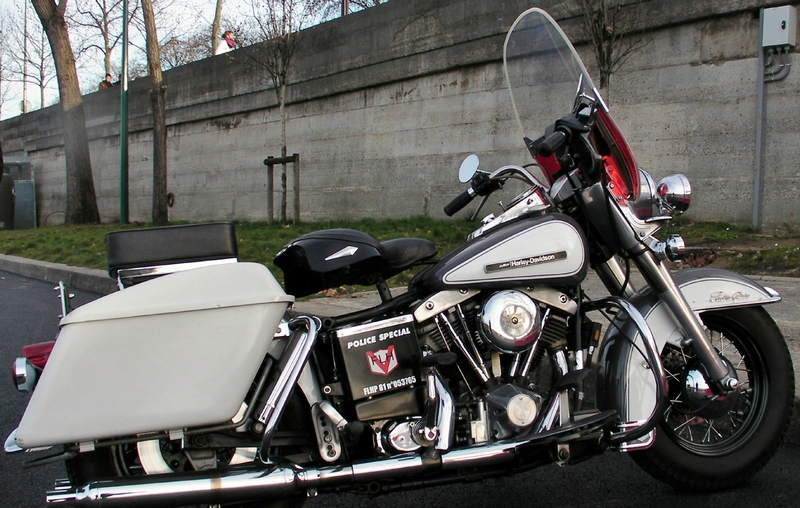 ESSAI du ROAD KING SPECIAL POLICE 2011 - Page 28 102656308