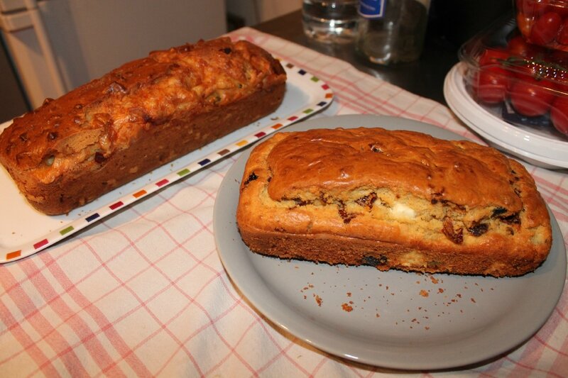 Cake aux tomates séchées et olives 98581392