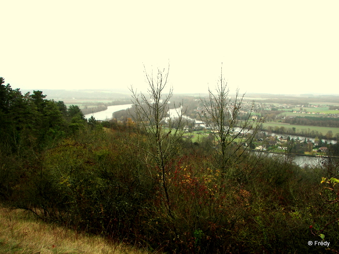 Saint Pierre du Vauvray, sous la pluie. 20091123_006