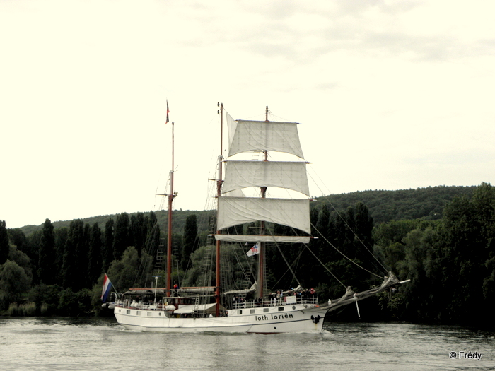 La grande parade de la Seine, suivie d'une randonnée 20130616_011