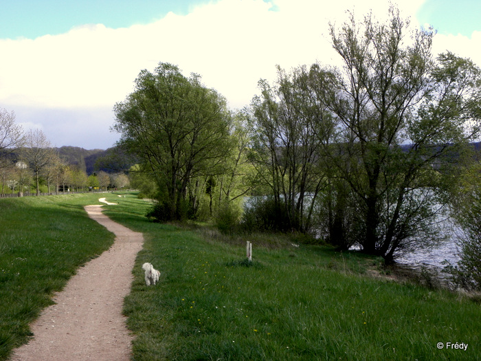 Poses, entre Eure et Seine, avec des giboulées 20120411_002