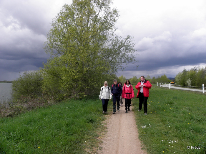 Poses, entre Eure et Seine, avec des giboulées 20120411_005