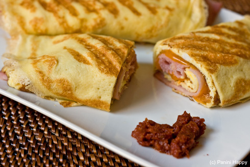 الكريب بالبانينى  Ham_Egg_Cheese_Crepes-close-490