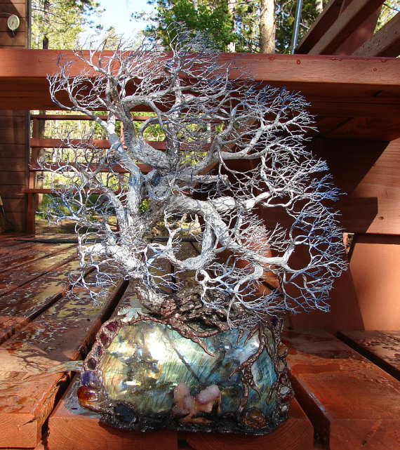 10 Astounding Crystal-Tree Sculptures -Blue-Labradorite-Spirit-of-Light-sculpture2_570