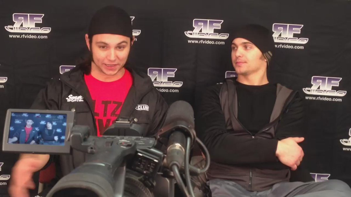 Interview des Young Bucks QoYniG2wHUzwnMBX