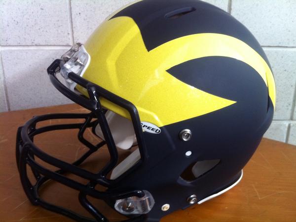 Michigan helmet got the Outback A-aWxF5CcAEipEQ